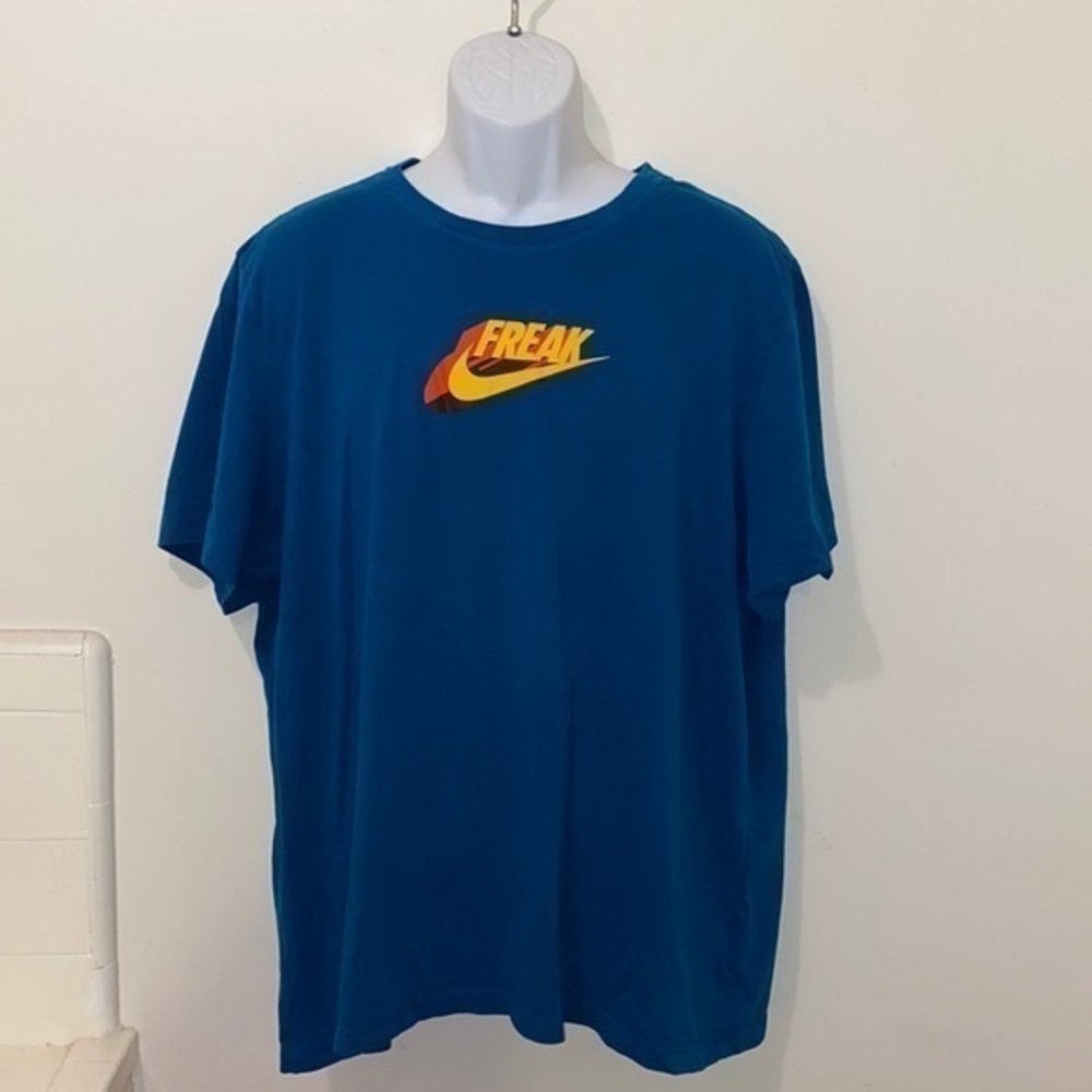 🥳HP🥳Unisex Dri-Fit Nike “Freak” Graphic Tee